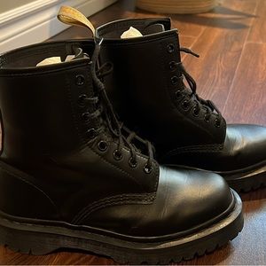 Dr.Martens Vegan Boots